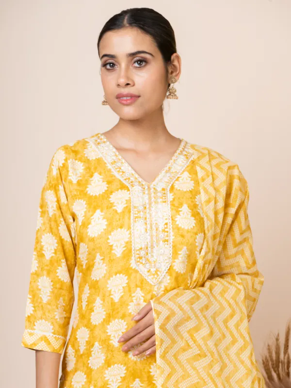 Mustard_Cotton_Printed_Kurta_Set_For_Women