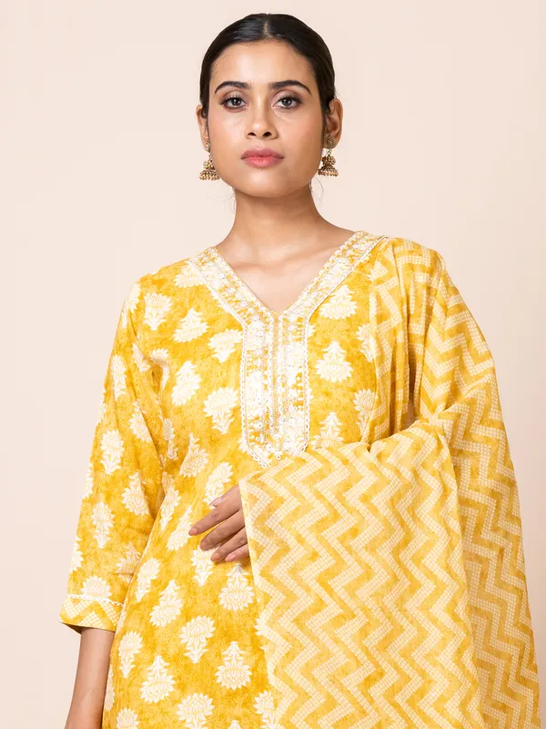 Mustard_Cotton_Printed_Kurta_Set_For_Women
