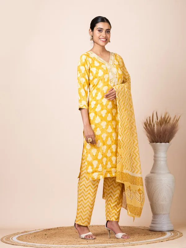 Mustard_Cotton_Printed_Kurta_Set_For_Women