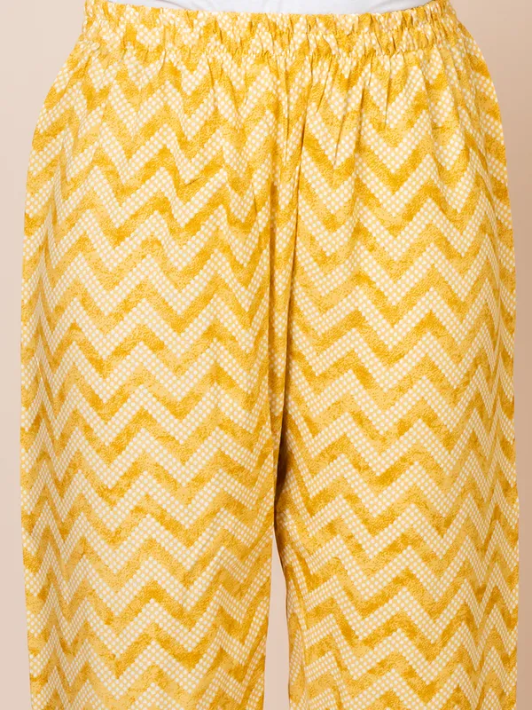 Mustard_Cotton_Printed_Kurta_Set_For_Women