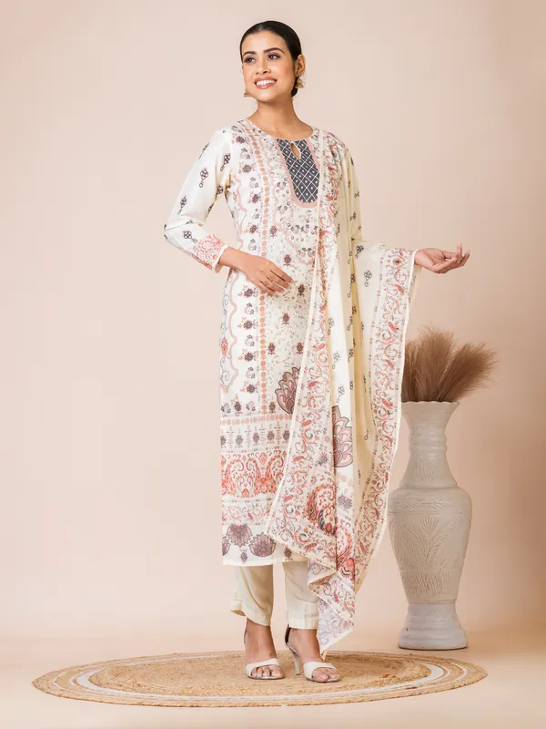 Off-White_Muslin_Printed_Kurta_Set_For_Women