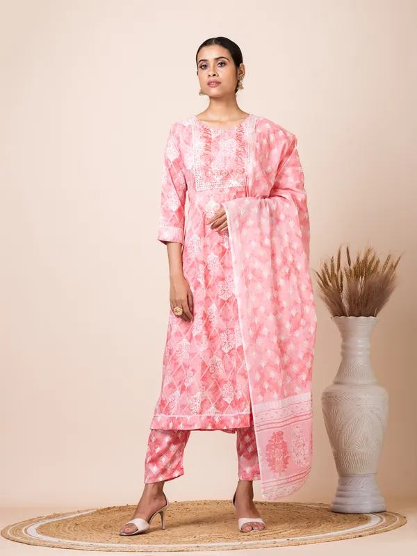 Pink_Cotton_Printed_Kurta_Set_For_Women