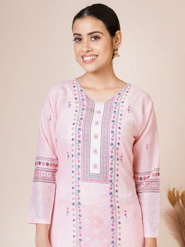 Pink_Muslin_Printed_Kurta_Set_For_Women