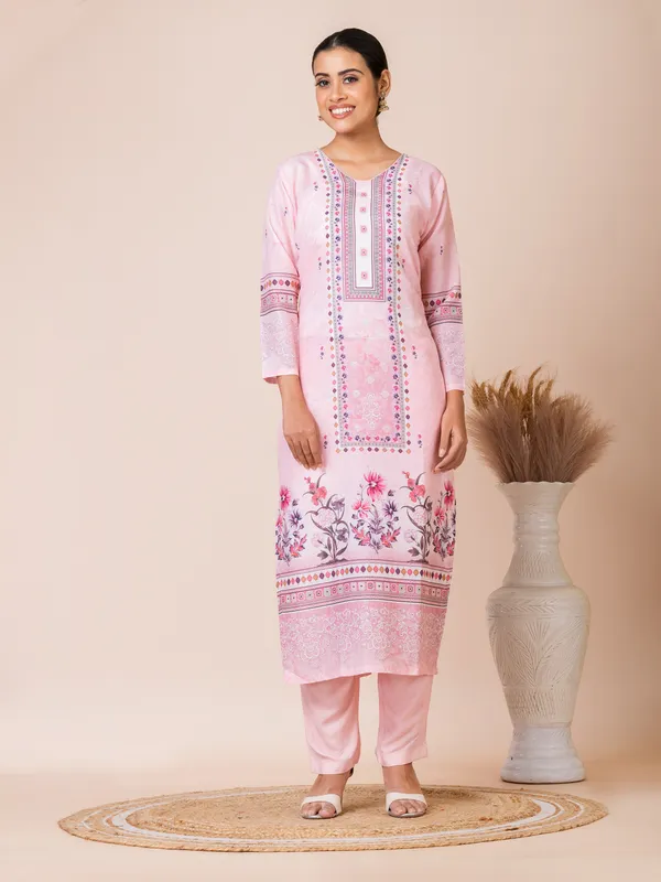 Pink_Muslin_Printed_Kurta_Set_For_Women