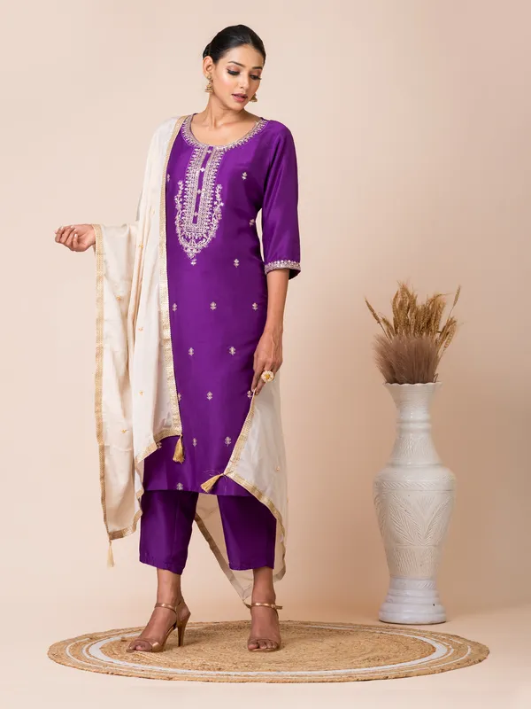 Purple_Silk_Embroidered_Kurta_Set_For_Women