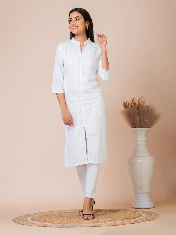 White_Cotton_Chikankari_Kurti_For_Women