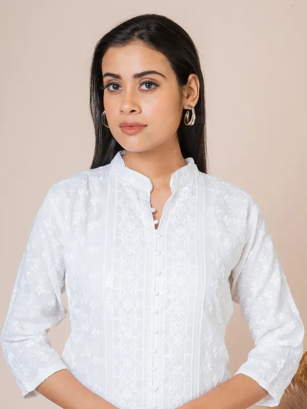White_Cotton_Chikankari_Kurti_For_Women