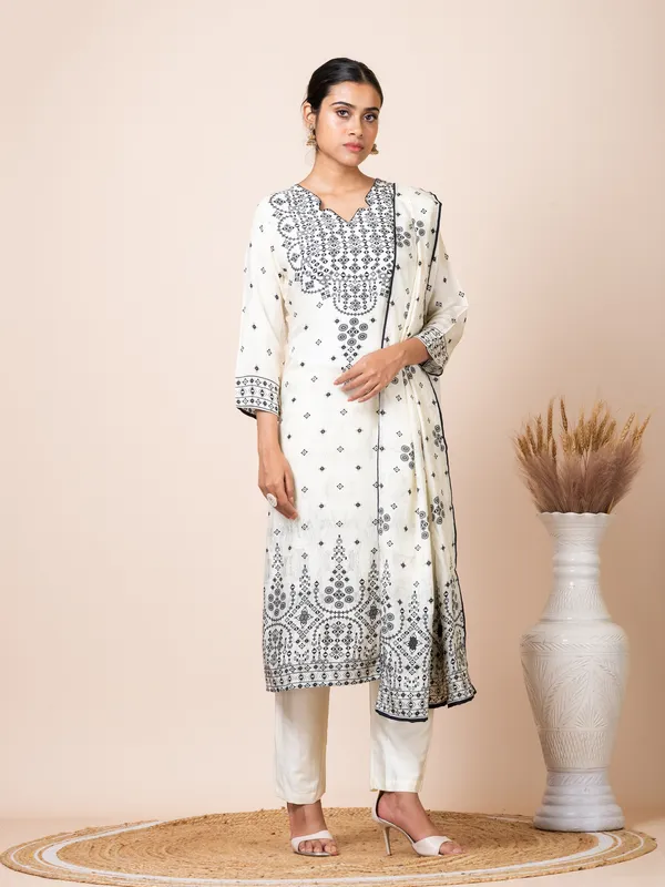 White_Muslin_Printed_Kurta_Set_For_Women