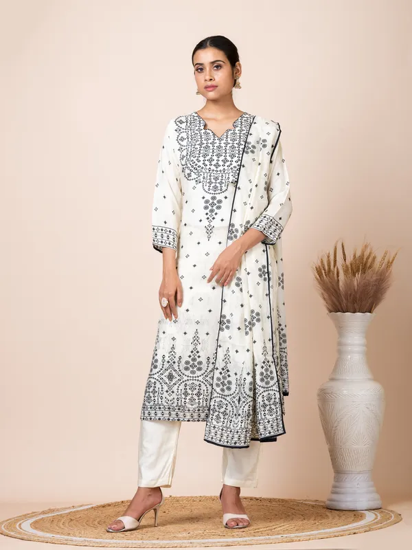 White_Muslin_Printed_Kurta_Set_For_Women