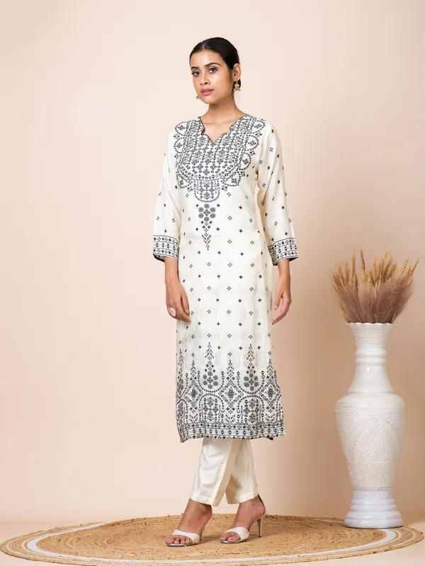 White_Muslin_Printed_Kurta_Set_For_Women