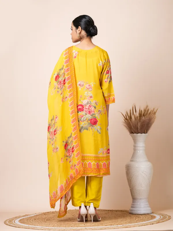 Yellow_Muslin_Printed_Kurta_Set_For_Women