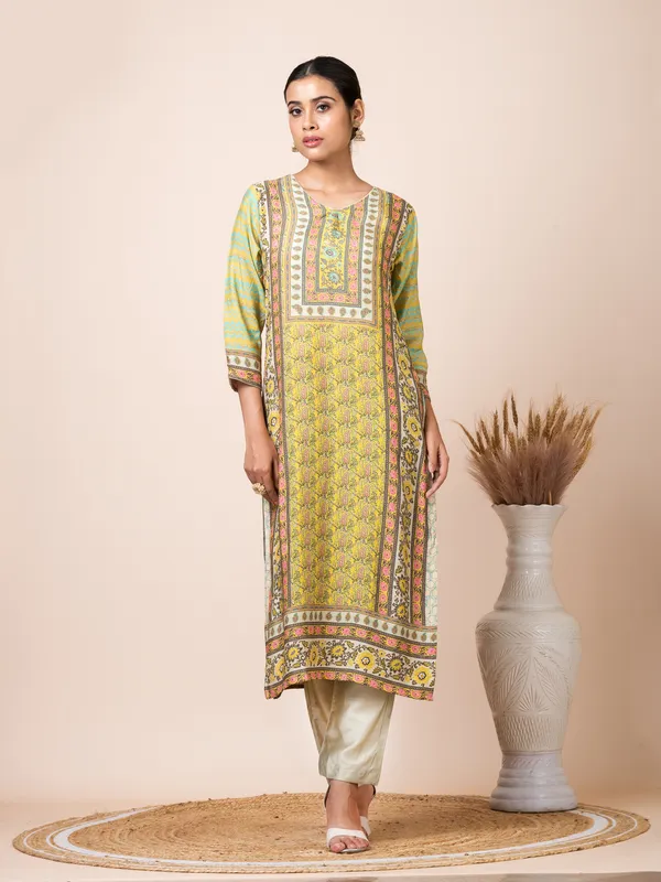Yellow_Muslin_Printed_Kurta_Set_For_Women
