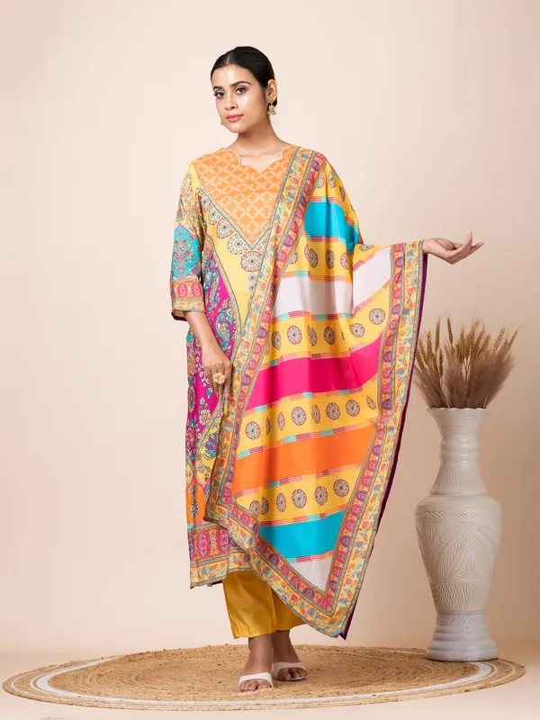 Multicolour_Muslin_Printed_Kurta_Set_For_Women