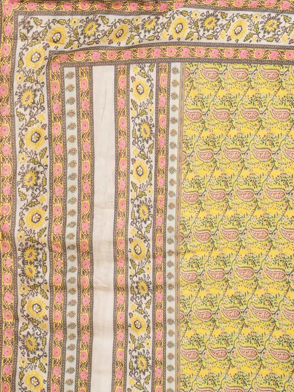Yellow_Muslin_Printed_Kurta_Set_For_Women