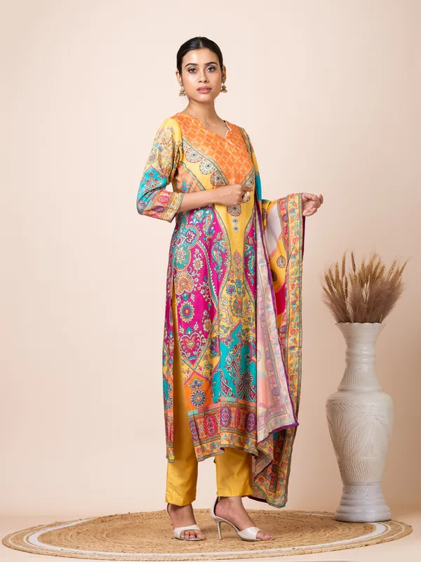 Multicolour_Muslin_Printed_Kurta_Set_For_Women