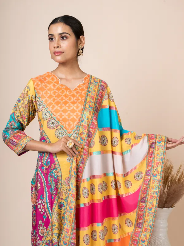Multicolour_Muslin_Printed_Kurta_Set_For_Women