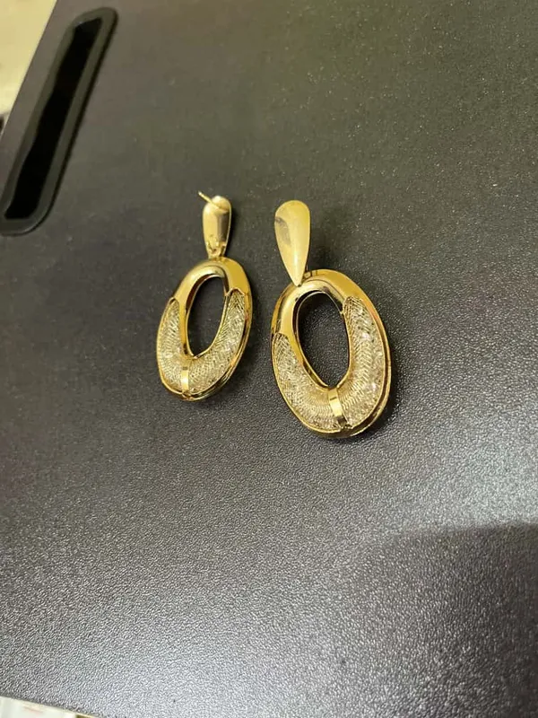 Golden_Aurelia_Oval_Earrings_For_Women