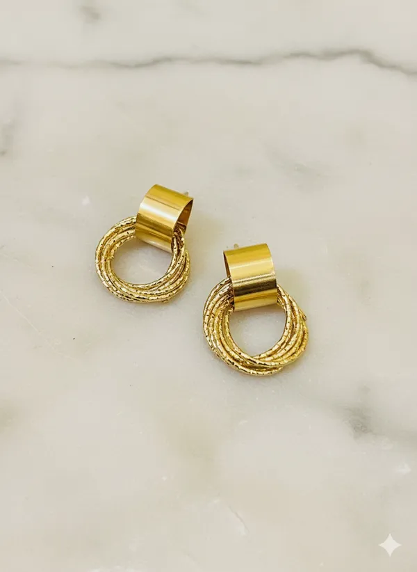Golden_Modern_Stud_Hoops_Earrings_For_Women
