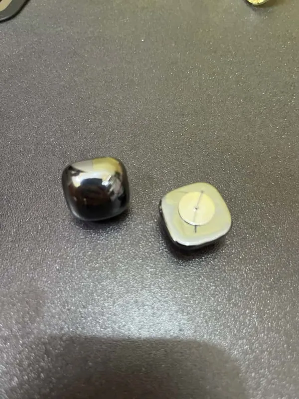 Black_Gloosy_Earring_For_Women