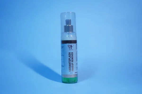 Makeup_Remover_Clears_Oil_And_Dirt,_Prevents_Clogged_Pores