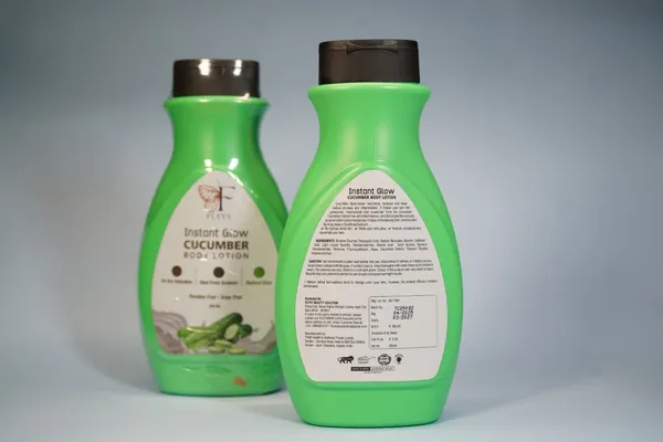 Body_Lotion_For_Moisturizing_Skin,_Prevents_Dryness,_Softens_And_Smoothens