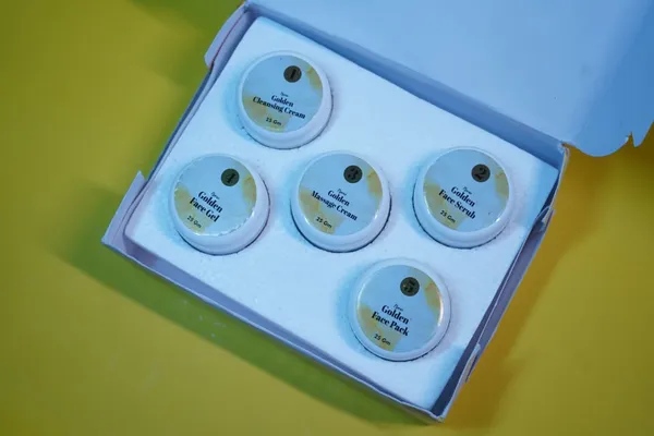 Golden_Facial_Glow_Kit_For_Brighten_And_Revitalize_Skin