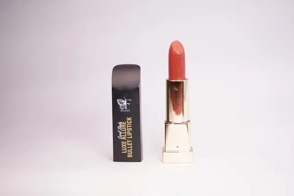 Opulent_Glam_Liquid_Lipstick_(Nude_Dusk_Shade_)