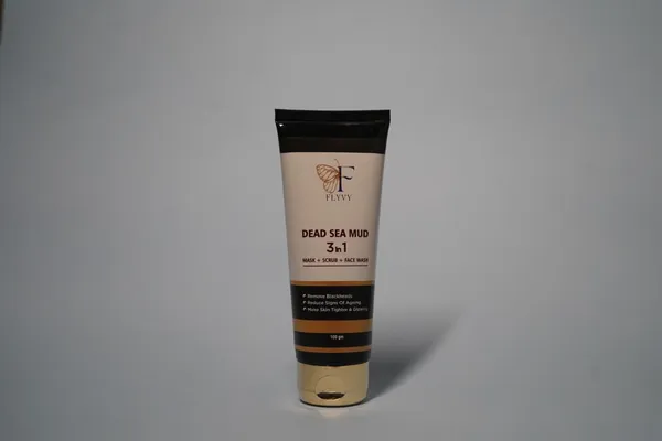 3_In_1_Face_Wash_Cleanses,_Exfoliates,_Detoxifies,_Removes_Dirt_And_Excess_Oil
