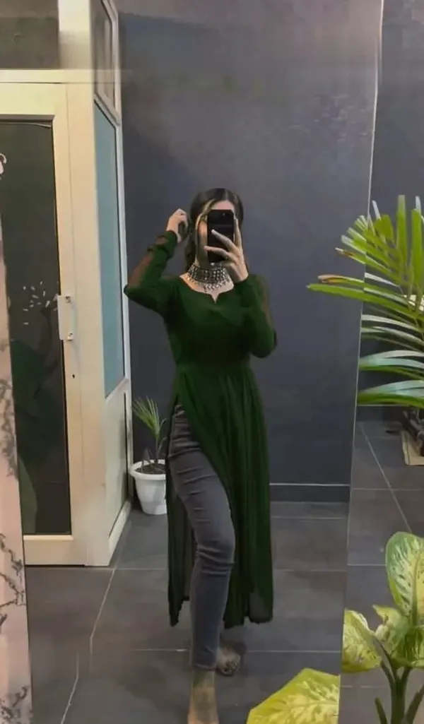 Green_Premium_Georgette_Solid_Kurta_For_Women