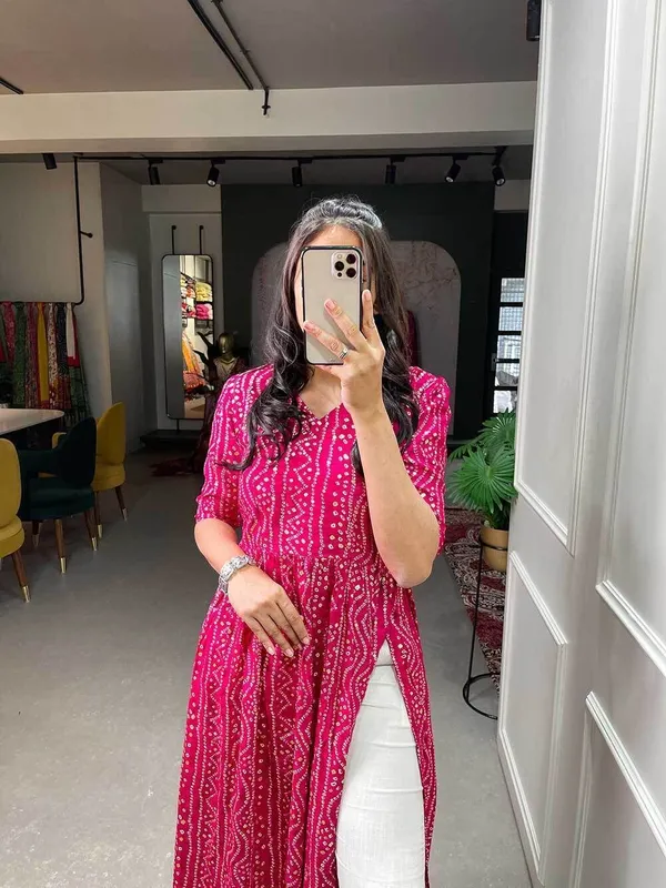 Pink_Premium_Crepe_Bandhani_Kurta_For_Women