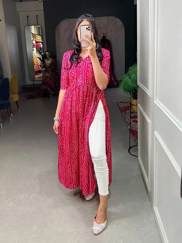 Pink_Premium_Crepe_Bandhani_Kurta_For_Women