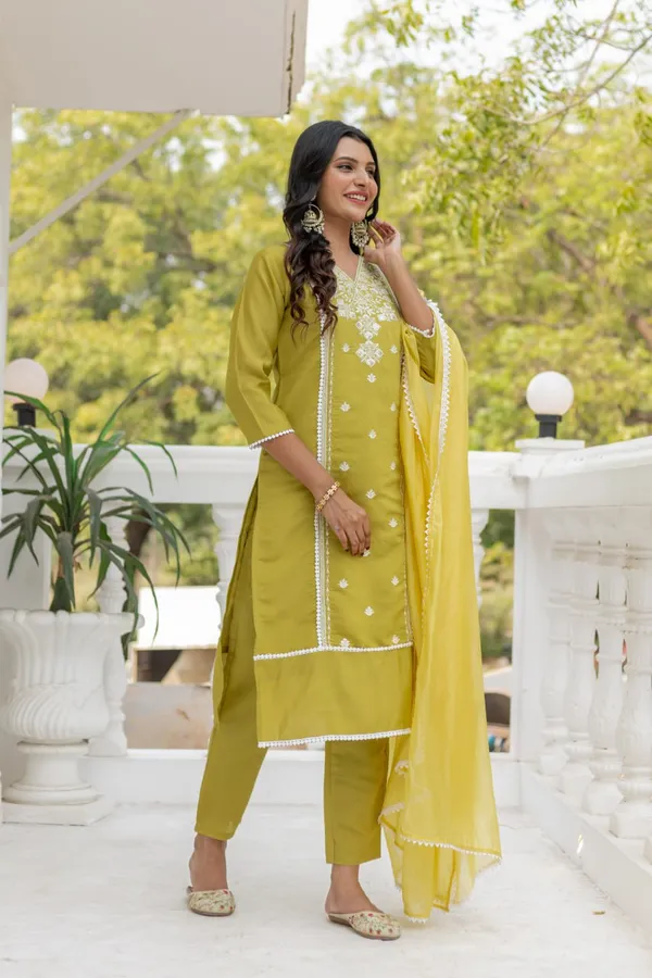 ELEGANT_STRAIGHT_KURATI_DUPATTA_SET