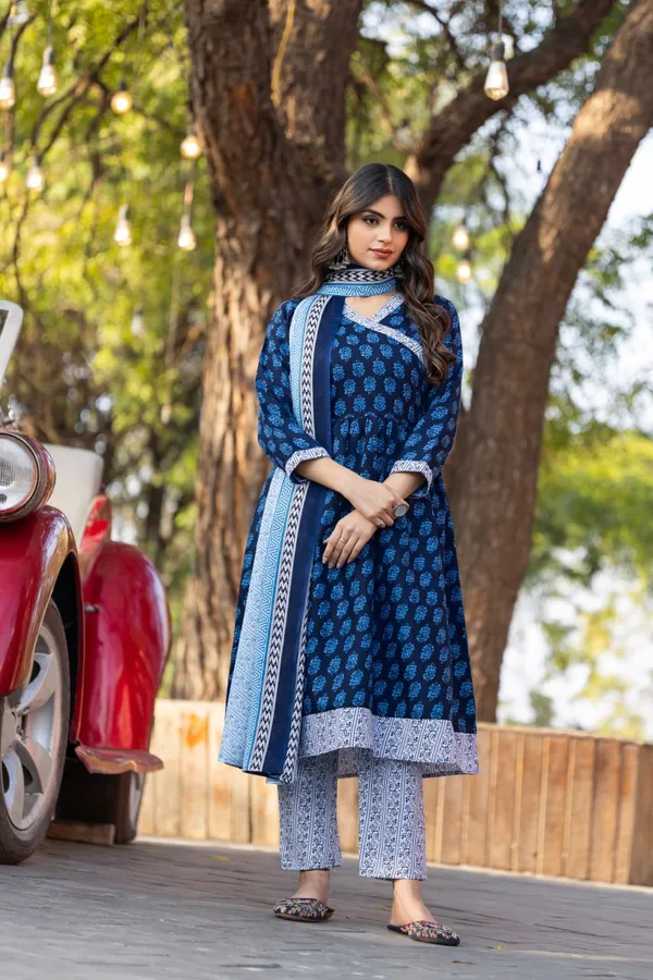 ELEGANT_STRAIGHT_KURATI_DUPATTA_SET