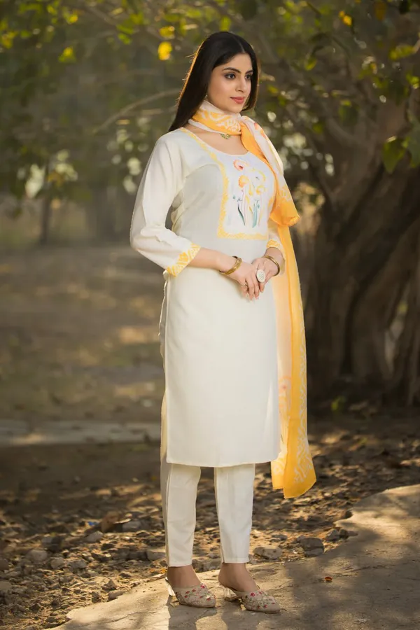 ELEGANT_STRAIGHT_KURATI_DUPATTA_SET