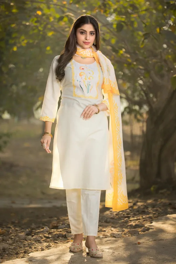 ELEGANT_STRAIGHT_KURATI_DUPATTA_SET