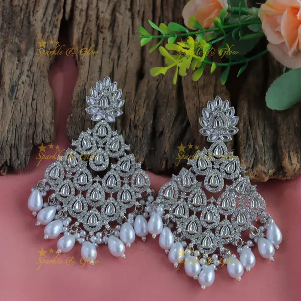 Silver_Elegant_Kundan_Pearl_Chandelier_Earrings
