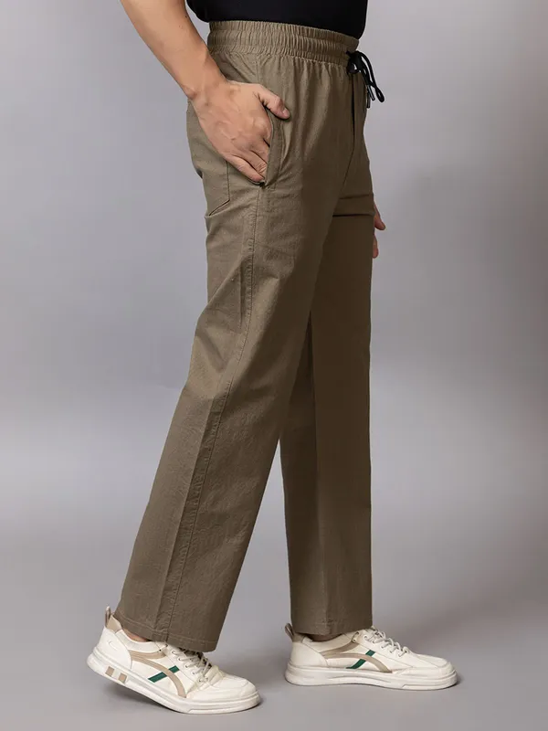 Brown_Cotton_Blend_Solid_Track_Pants_For_Men