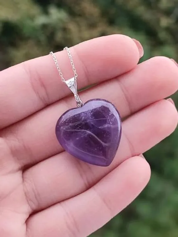 Purple_Natural_Amethyst_Stone_Heart_Pendant_For_Unisex