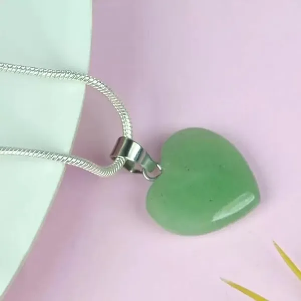 Green_Aventurine_Stone_Heart_Shape_Pendant_For_Unisex