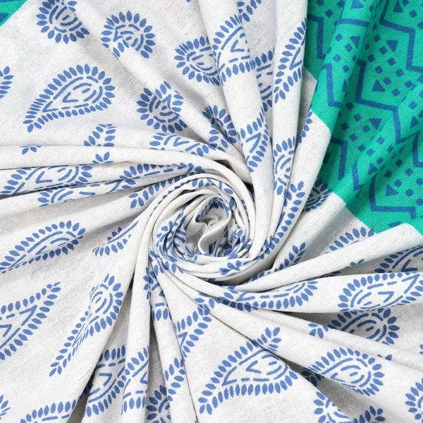 Classic_sky_&_White_Paisley_Print_Cotton_Bedsheet_Set_with_Pillow_Covers