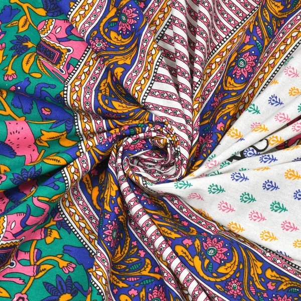 Vibrant_Mandala_Printed_Bedsheet_with_Matching_Pillow_Covers