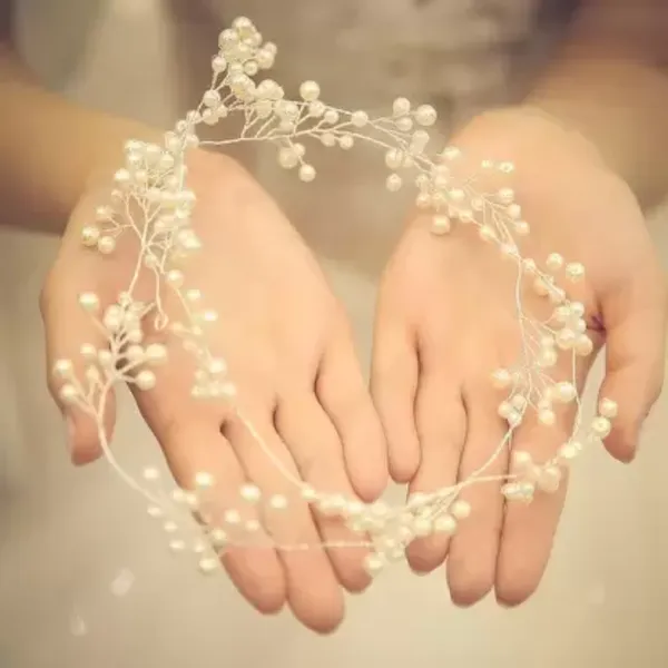Pearl_Crystal_Bridal_Hair_Vine_Hair_Accessory_For_Women
