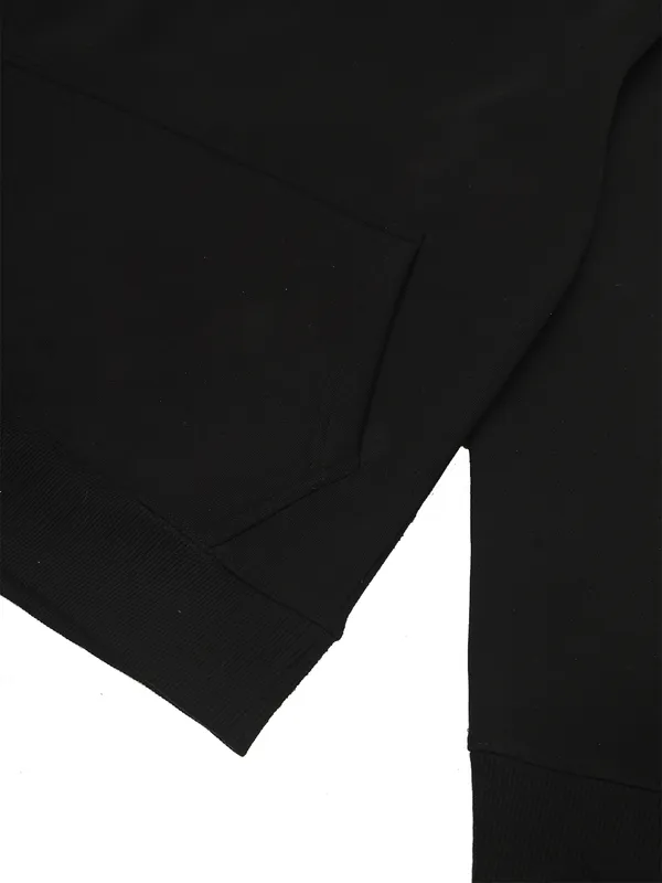 Black_hoodie