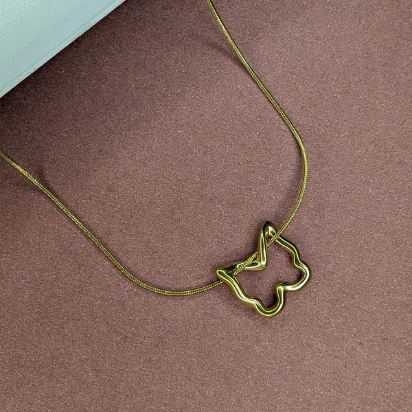 Anti-Tarnish_Hollow_Butterfly_Outline_Pendant