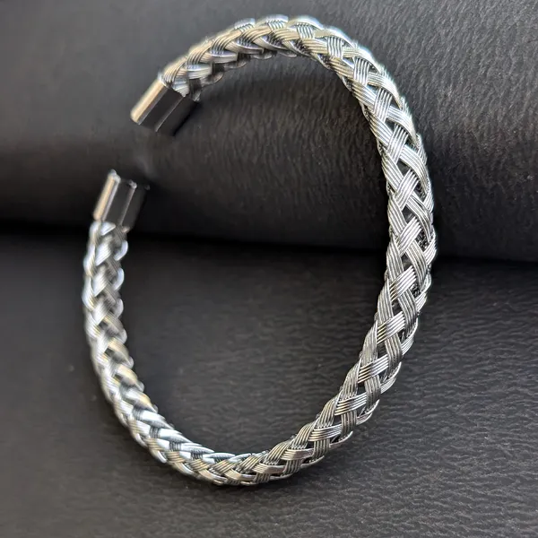 Stylish_Braided_Stainless_Steel_Bracelet_for_Men