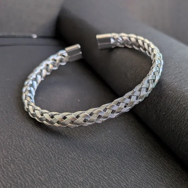 Stylish_Braided_Stainless_Steel_Bracelet_for_Men