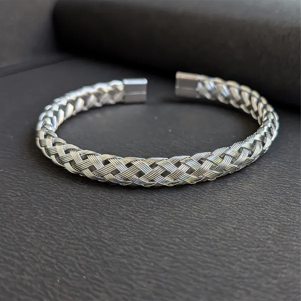 Stylish_Braided_Stainless_Steel_Bracelet_for_Men