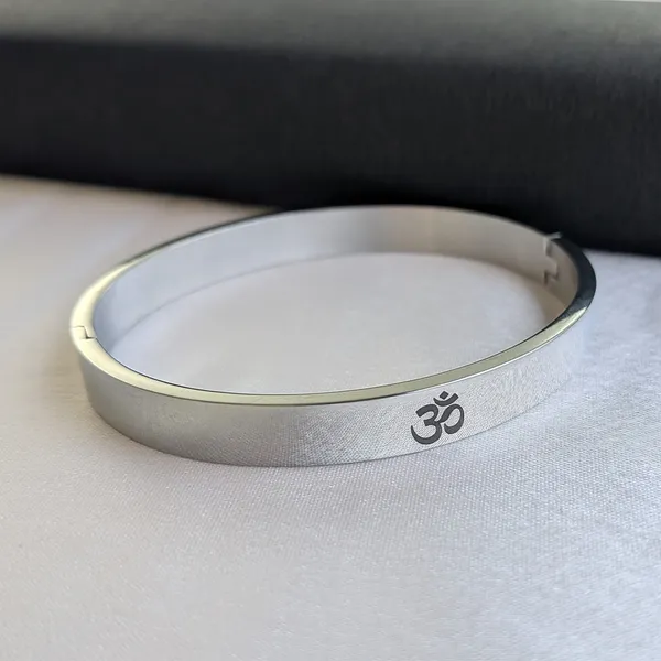 Om_Engraved_Spiritual_Stainless_Steel_Bracelet_For_Men_&_Women