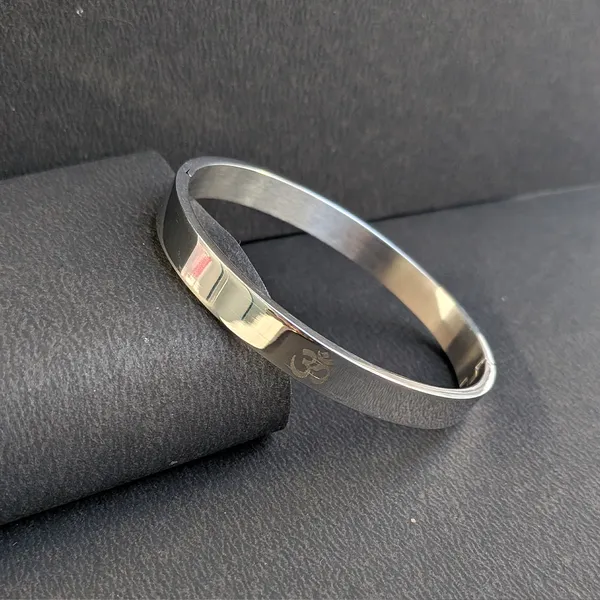 Om_Engraved_Spiritual_Stainless_Steel_Bracelet_For_Men_&_Women