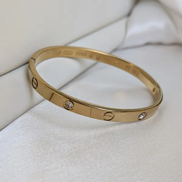 Elegant_Brand_Inspired_Love_Bracelet_with_CZ_Stone_(Anti-Tarnish)